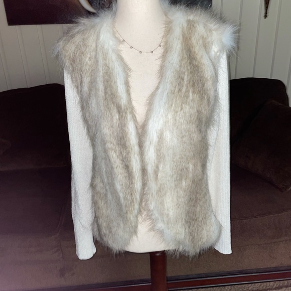 Laseine •  Large • White • Fur Trim • Jacket • New W/Tags - Picture 15 of 15